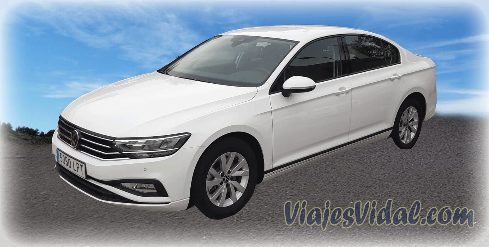 Volkswagen Passat blanco de Viajes Vidal